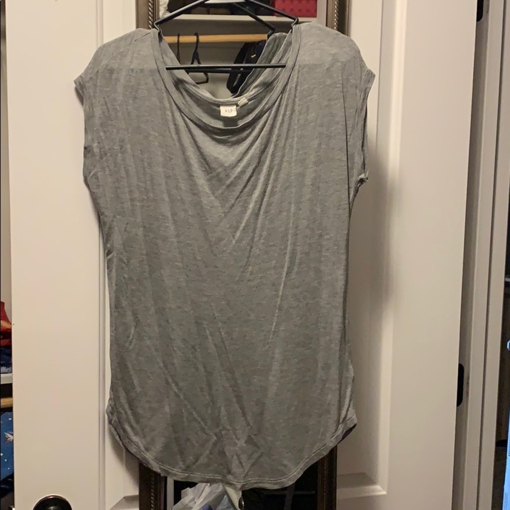 Super soft GAP cap sleeve shirt